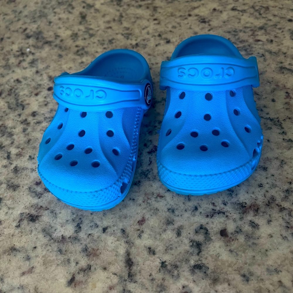 Toddler Crocs - Picture 2 of 6
